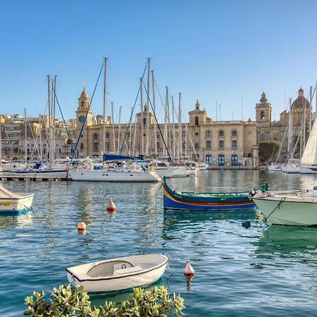 New 1 Bedroom Townhouse Steps Away From Waterfront 別荘