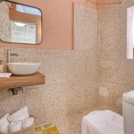 Feriehus New 1 Bedroom Townhouse Steps Away From Waterfront Senglea
