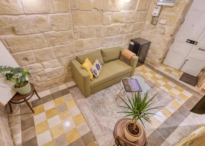 New 1 Bedroom Townhouse Steps Away From Waterfront